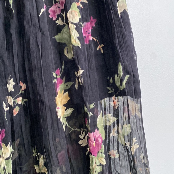 Black Floral Skirt - Picture 5 of 10